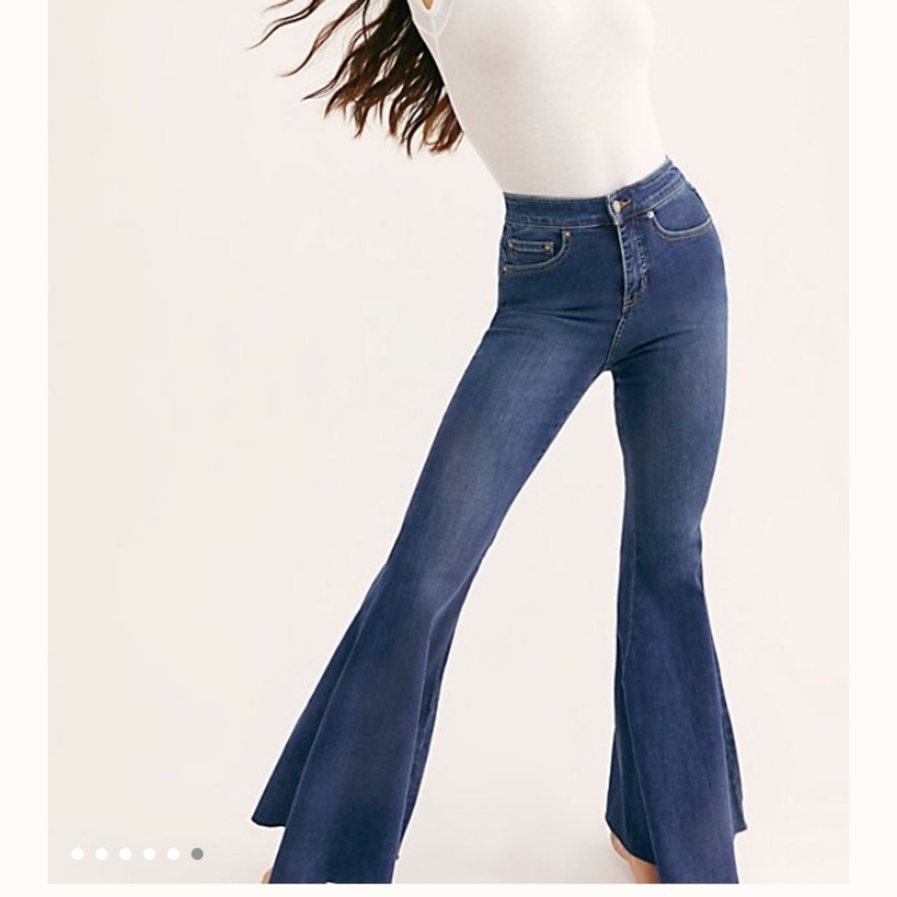 🔥 FLASH SALE 🔥 Free People Flared Jeans